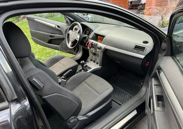 Opel Astra cena 9500 przebieg: 165918, rok produkcji 2007 z Sosnowiec małe 106